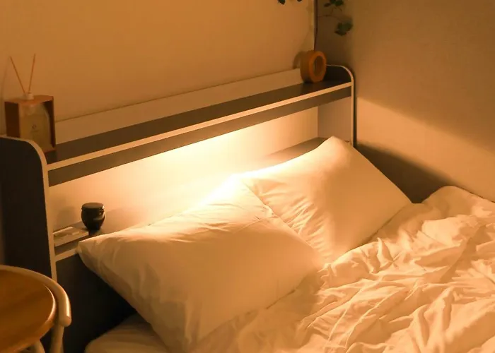 Sunday House 4 *
